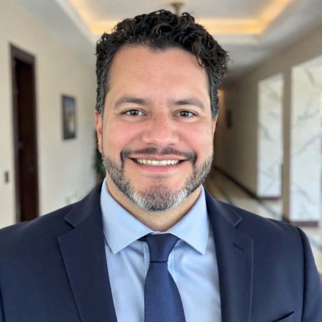 Oscar Rodriguez headshot